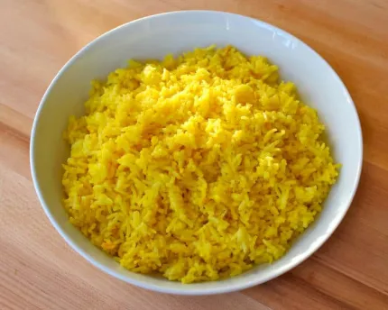 Steamed saffron rice